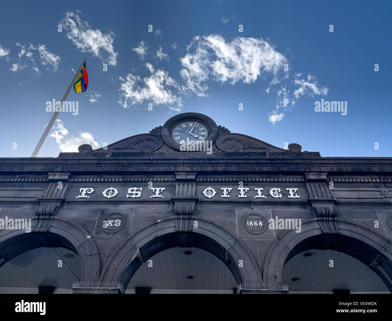 Ufficio postale a Port Louis, Mauritius, Africa - Immagine stock catturata con smartphone