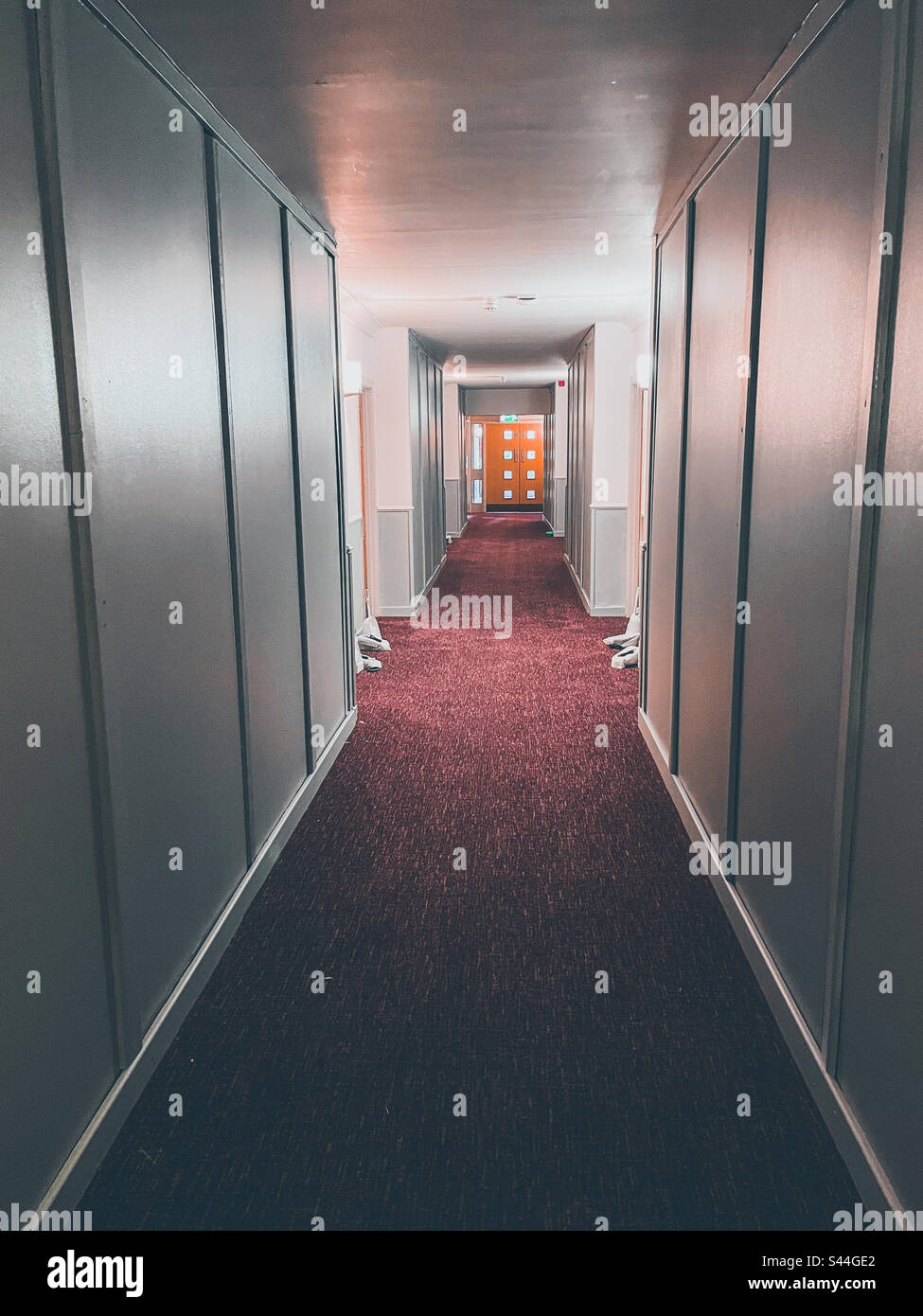 Corridoio dell'hotel, in stile luminoso Foto Stock