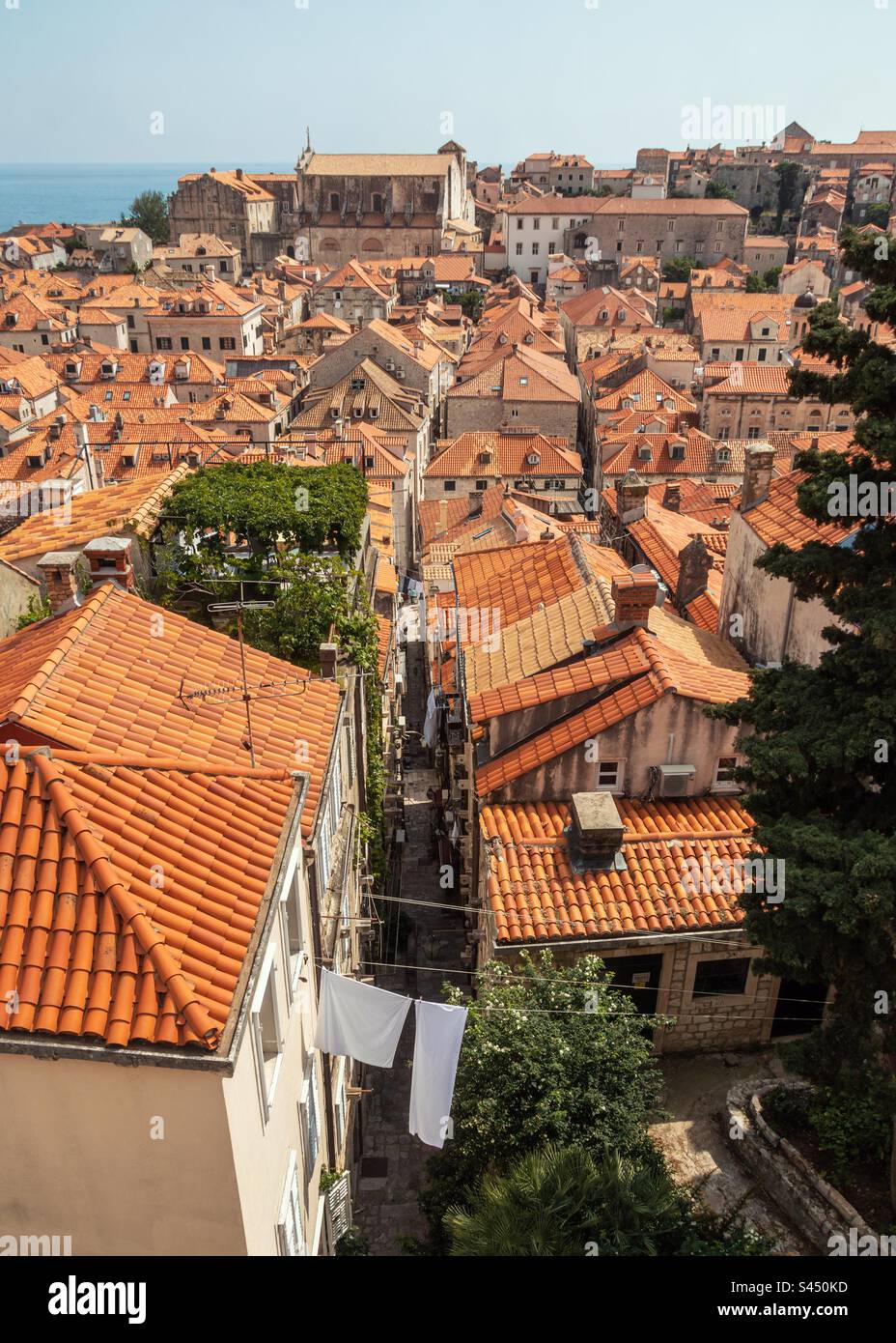 Old Town Street a Dubrovnik, Croazia. - Immagine stock catturata con smartphone