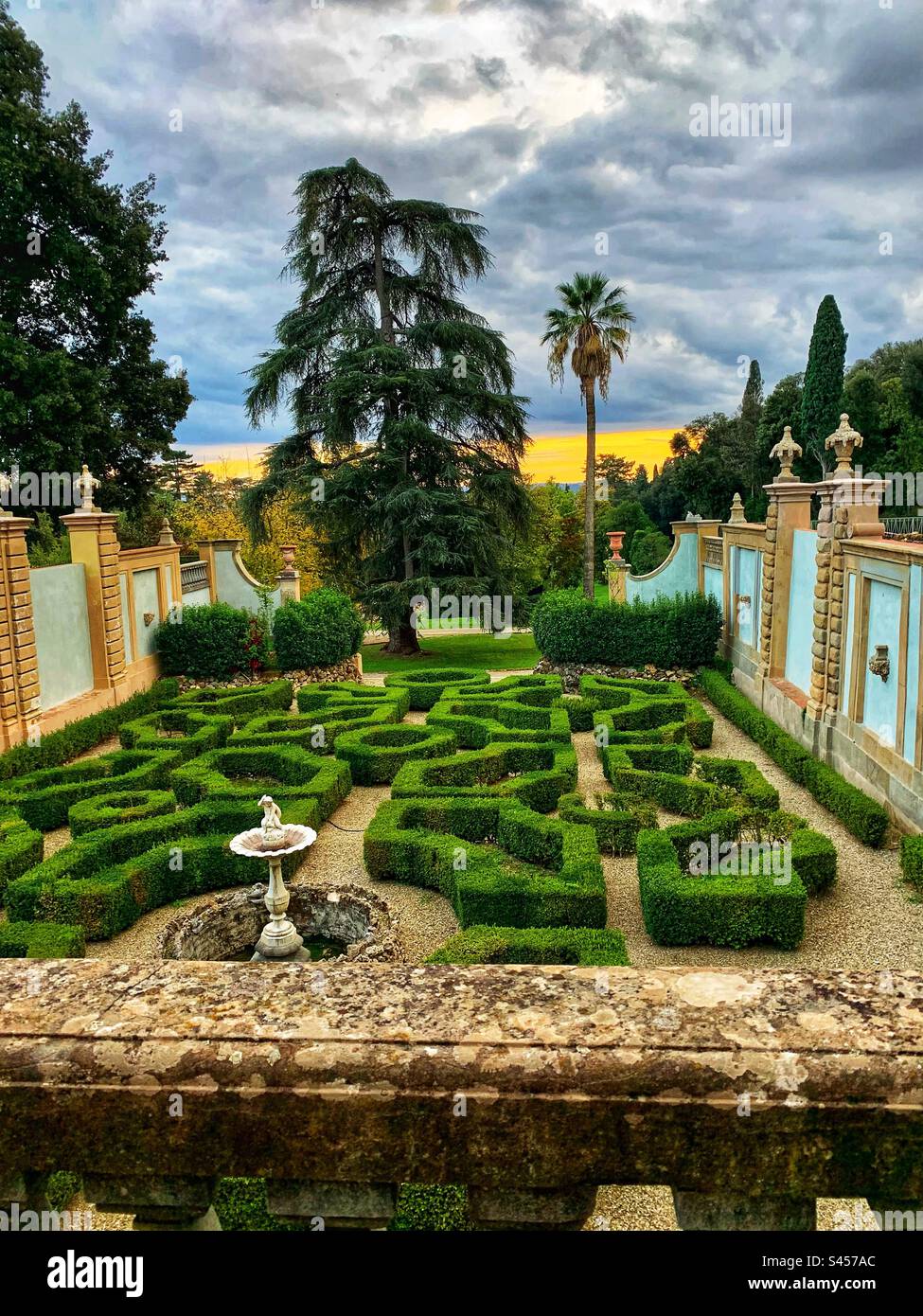 Giardini dell'Istituto Universitario europeo di Firenze Foto Stock