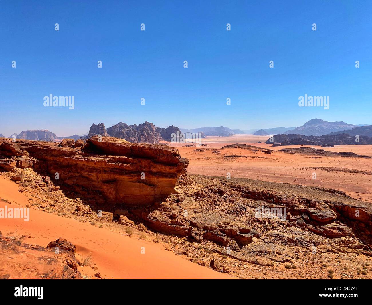 Arenarie rocciose nel deserto del Wadi Rum Foto Stock