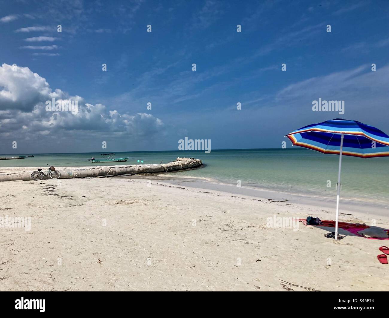 Tranquilla spiaggia di Holbox. Foto Stock