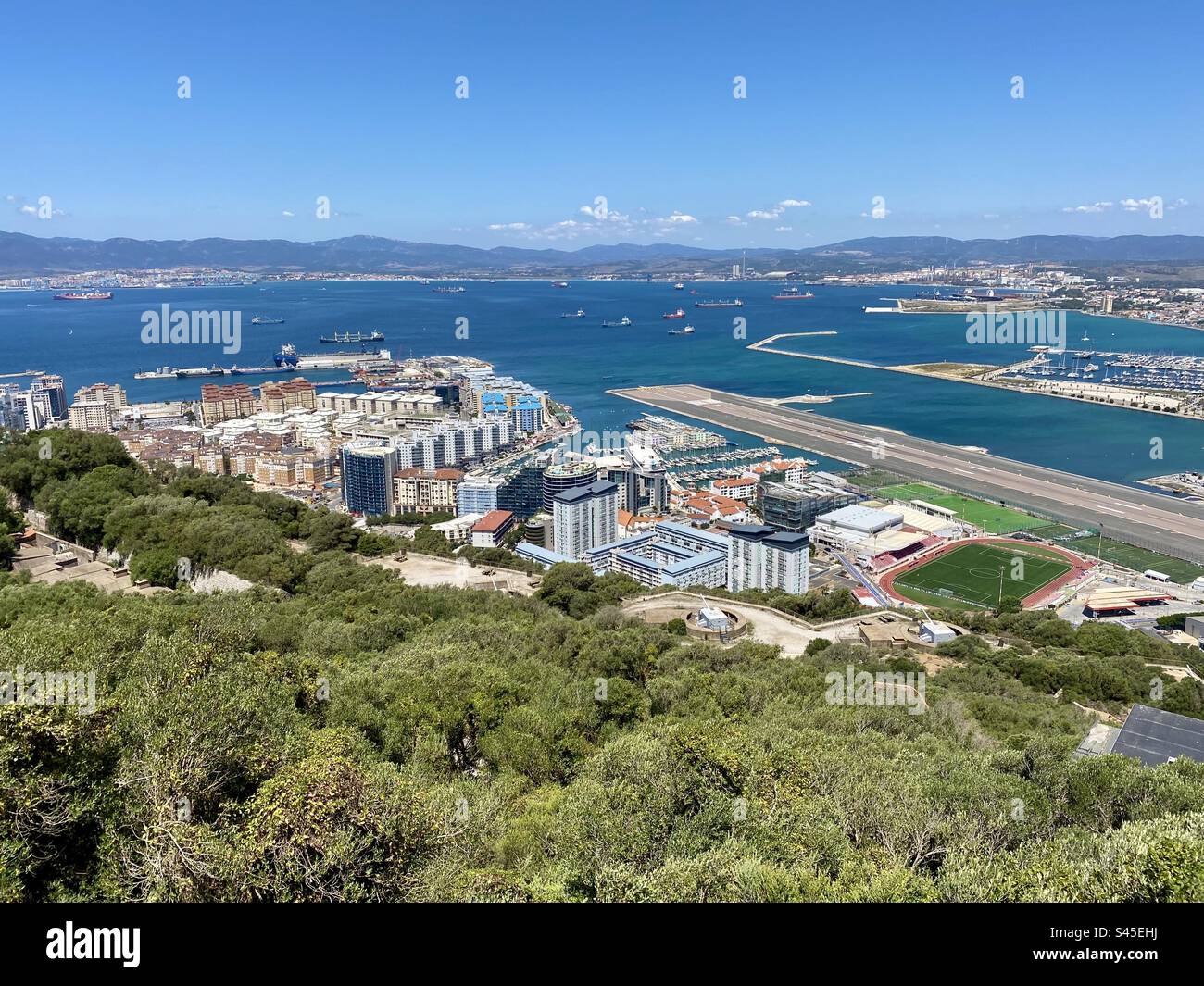 Splendida vista panoramica su Gibilterra con la Spagna in lontananza Foto Stock