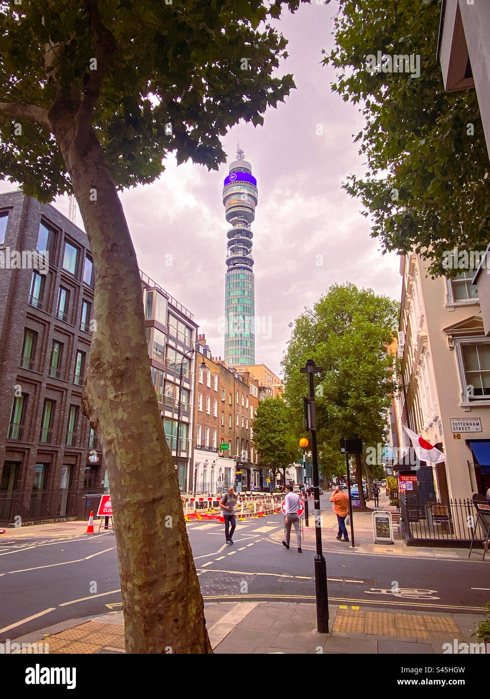 Una vista se la BT Tower a Londra, Regno Unito Foto Stock