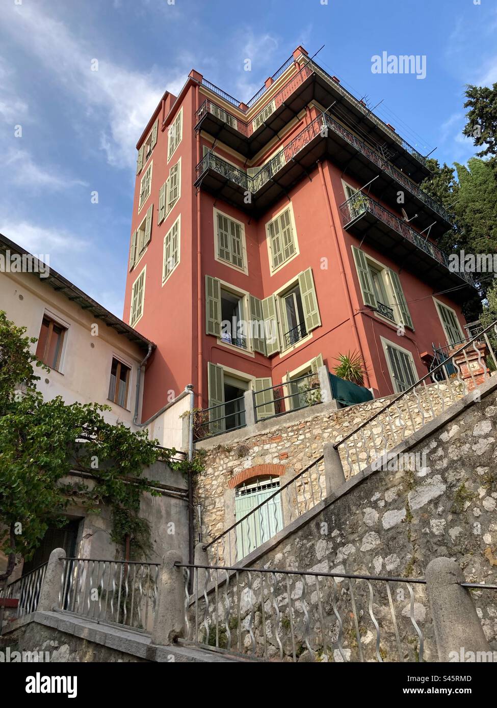 Edificio nella città vecchia di Nizza, in Francia - Immagine stock catturata con smartphone