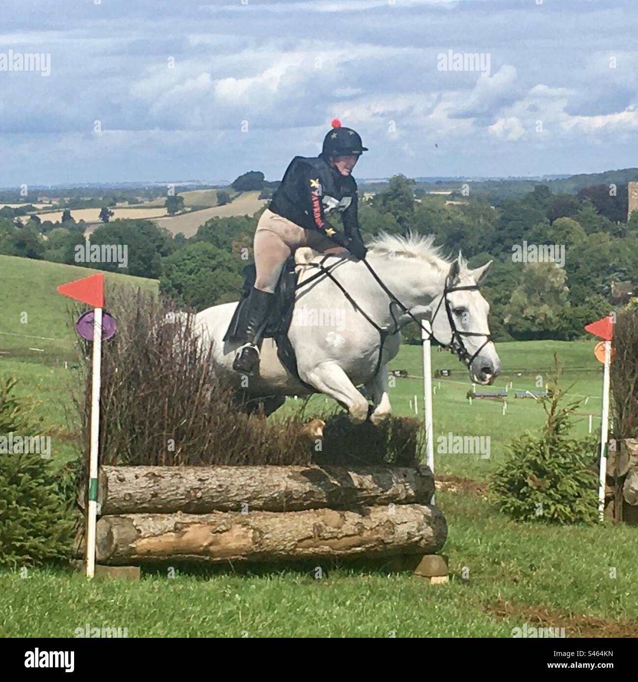 White Horse X-Country - Immagine stock catturata con smartphone