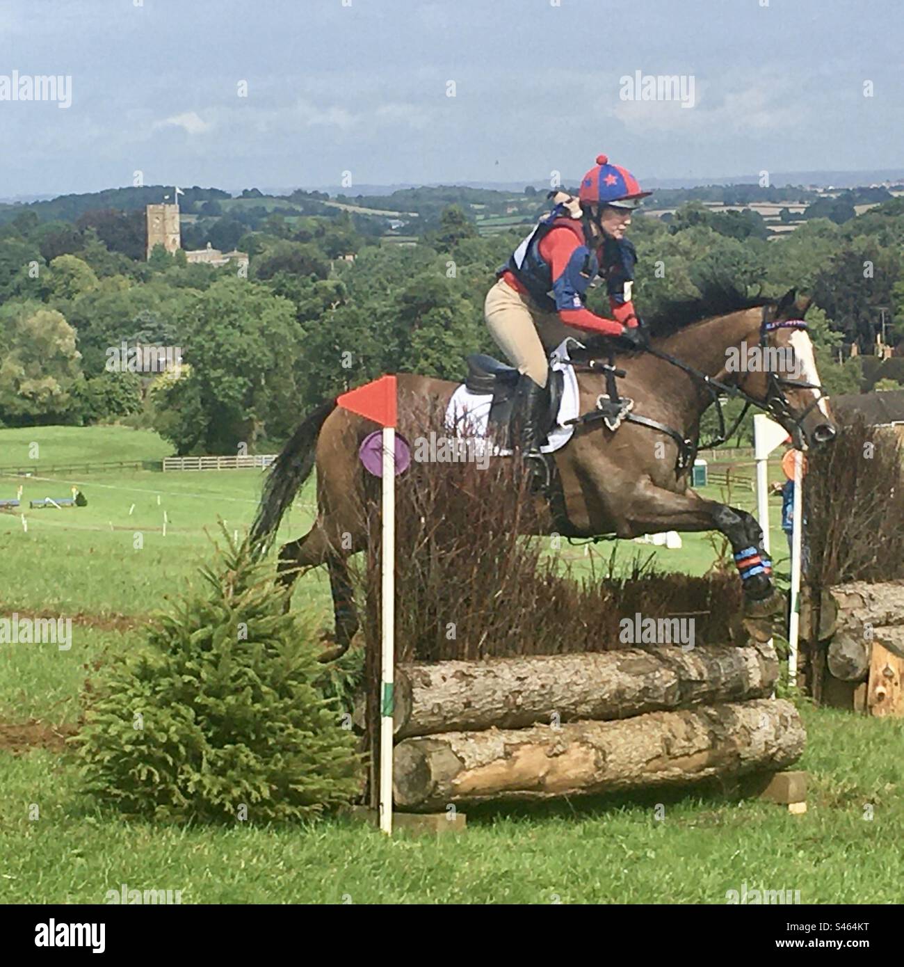 Horserider Jumping Foto Stock