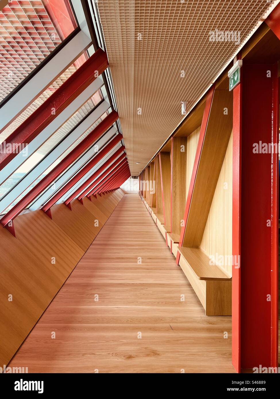 Interni ristrutturati della Galleria nazionale slovacca di Bratislava, Slovacchia - Immagine stock catturata con smartphone