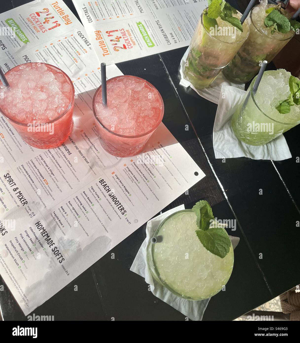 Cocktail Turtle Bay - Immagine stock catturata con smartphone