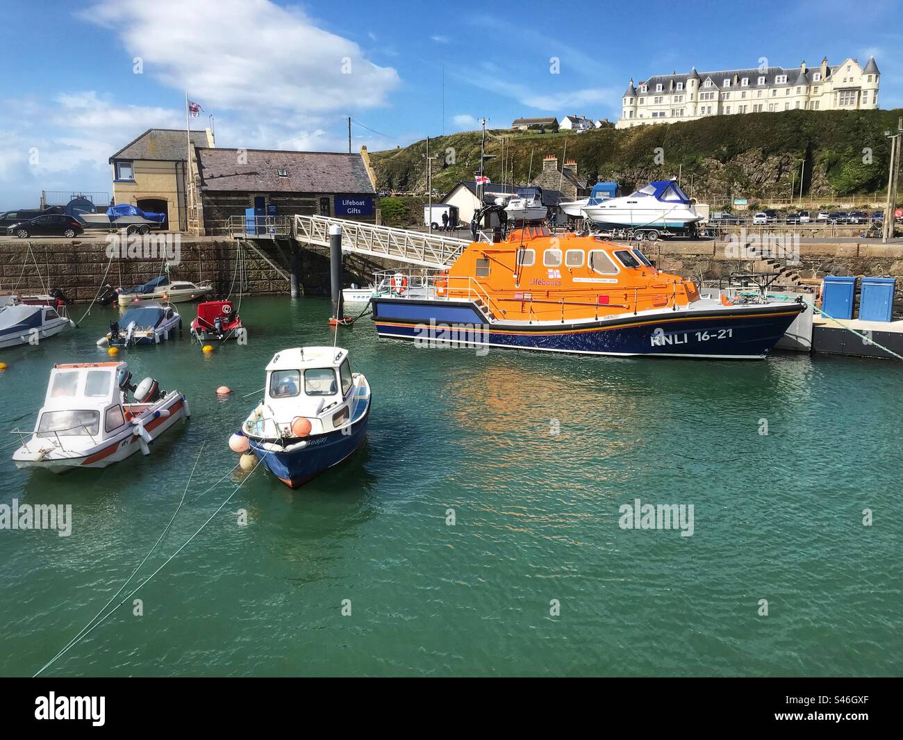 Portpatrick Wigtownshire Scozia porto scienza con la nave di salvataggio RNLI Foto Stock