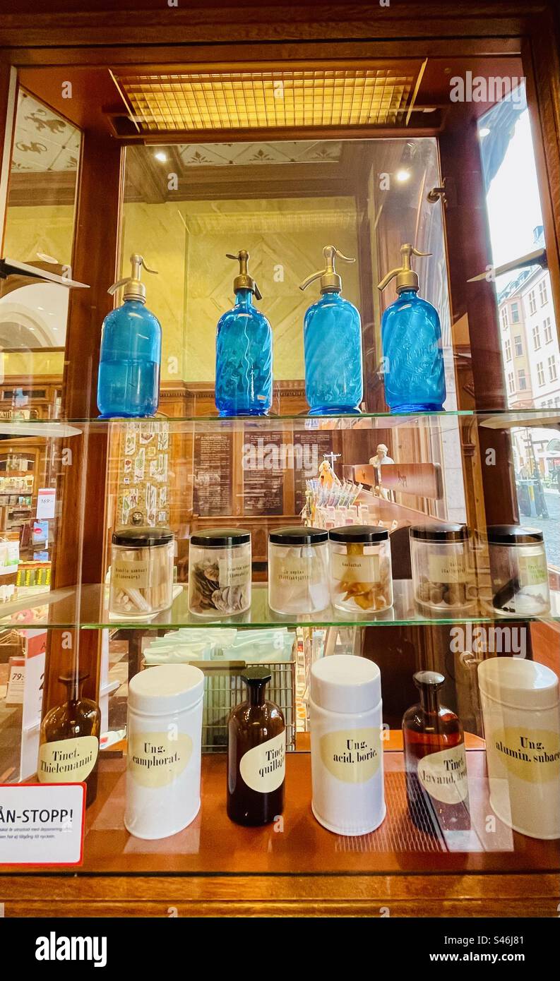 La bella vecchia farmacia Apoteket Lejonet a Malmö, Svezia. Foto Stock