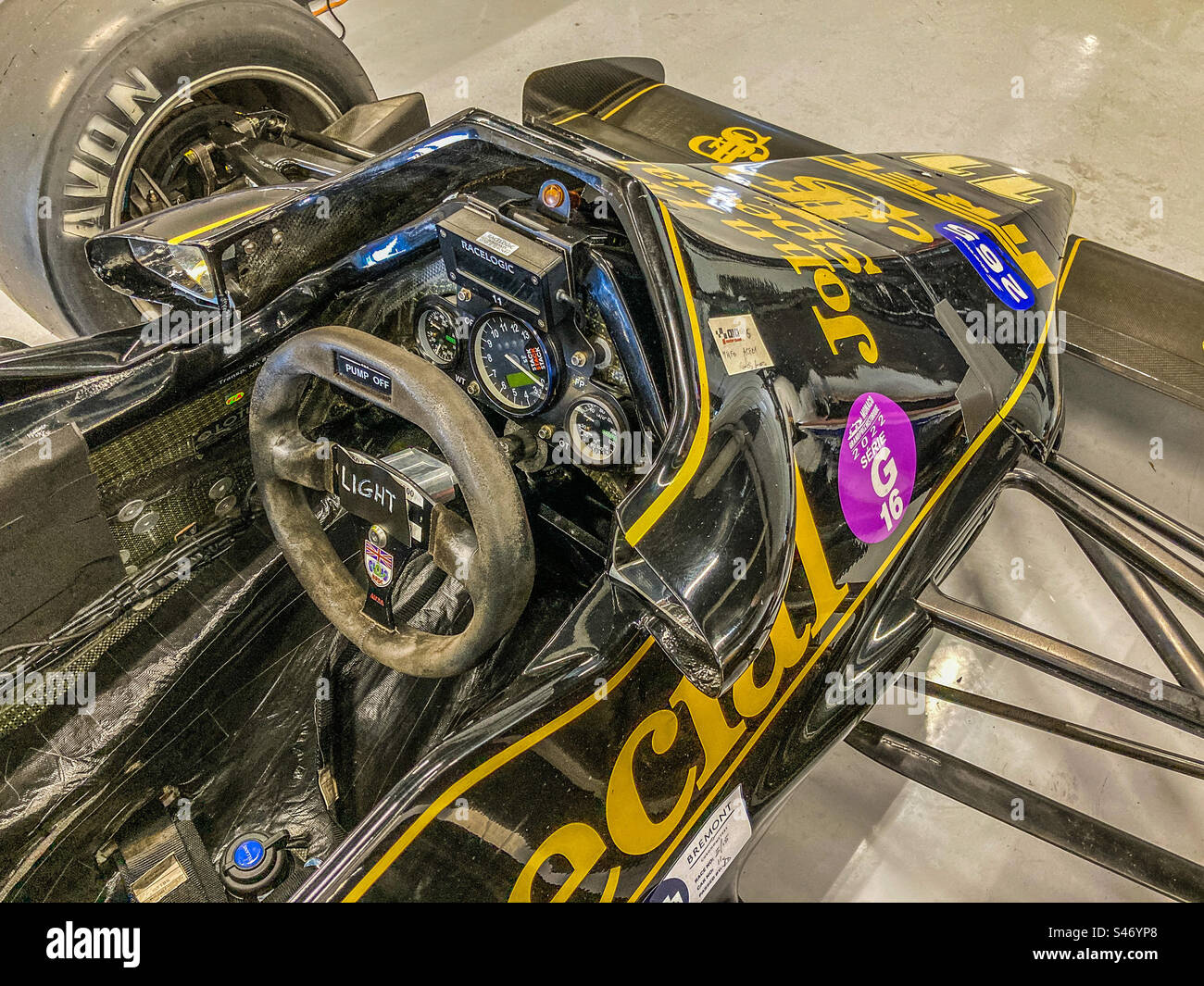 Il Cockpit del 1983 di Nigel Mansell, JPS Lotus 92, Formula 1 Car - Immagine stock catturata con smartphone