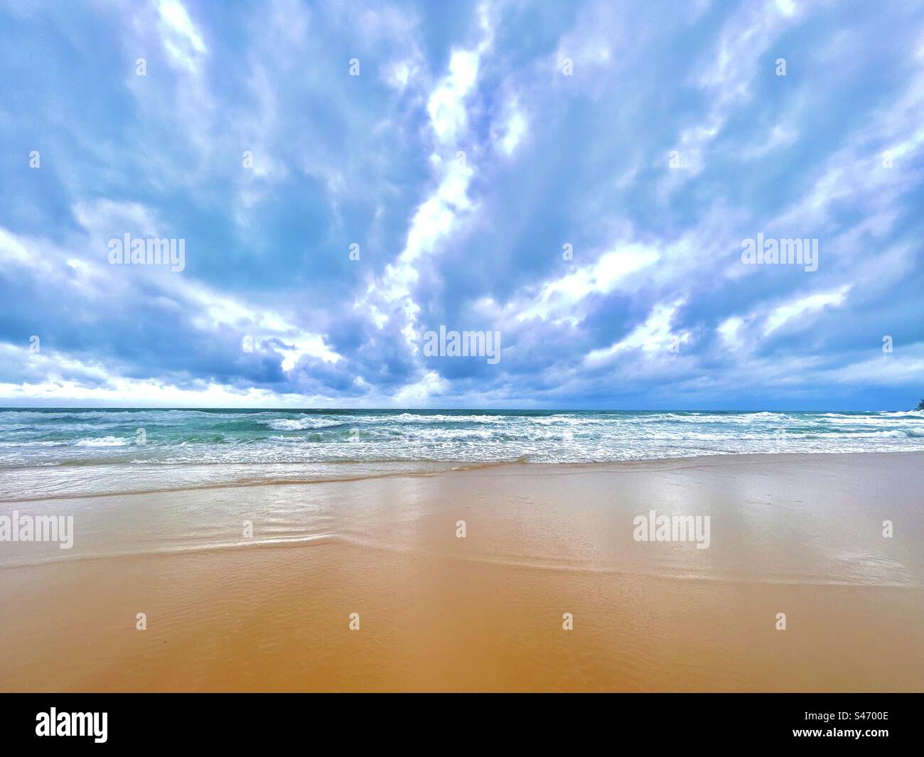 Splendida spiaggia all'orizzonte AMR Wozko Foto Stock