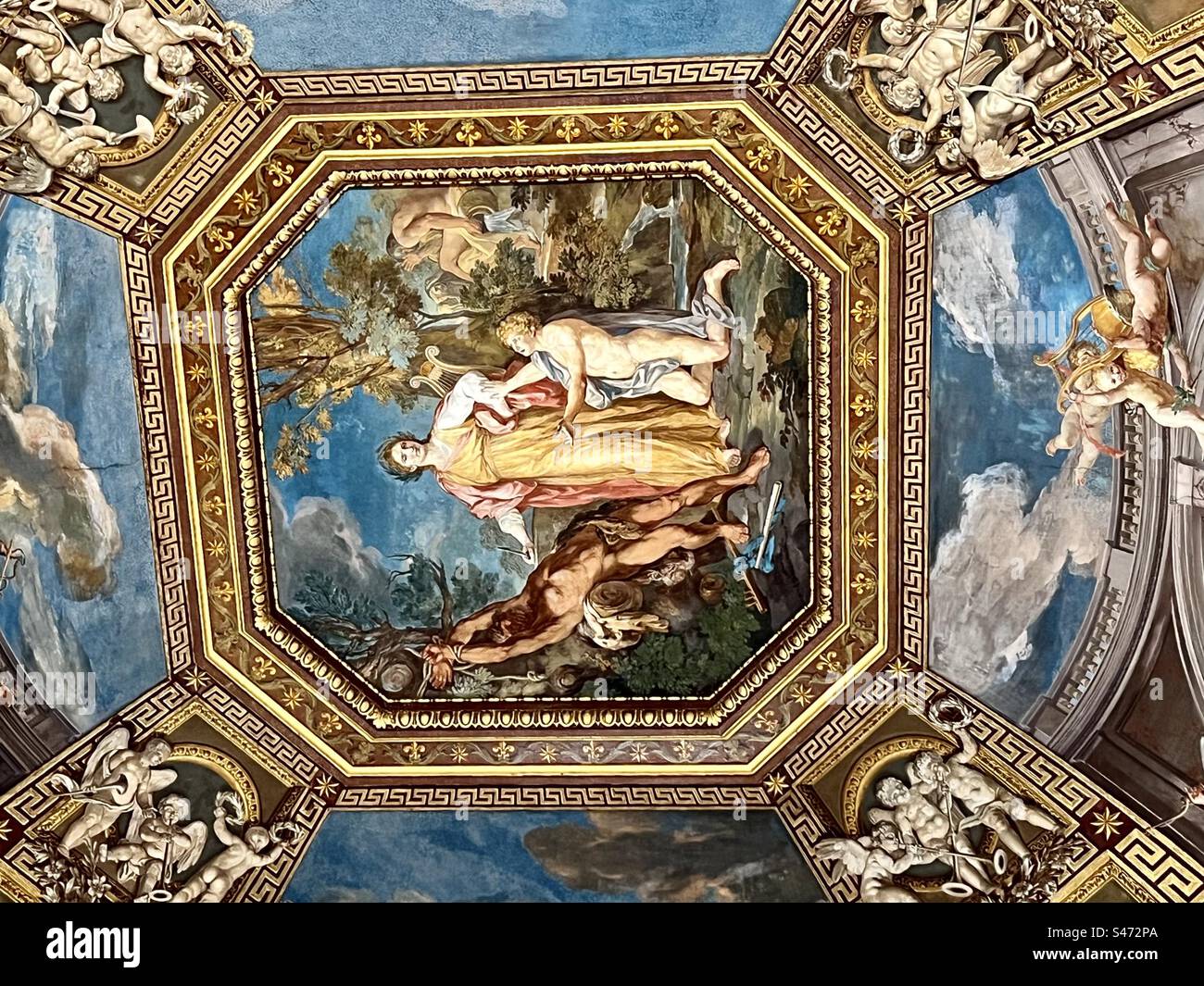 Splendidi dettagli di pittura su un soffitto a cupola in una galleria dei Musei Vaticani Foto Stock