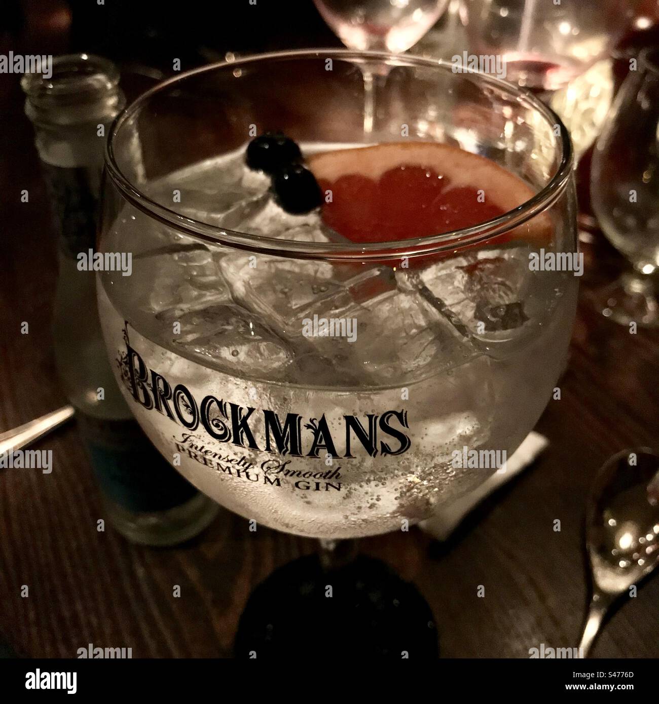 Gin and Tonic - Immagine stock catturata con smartphone