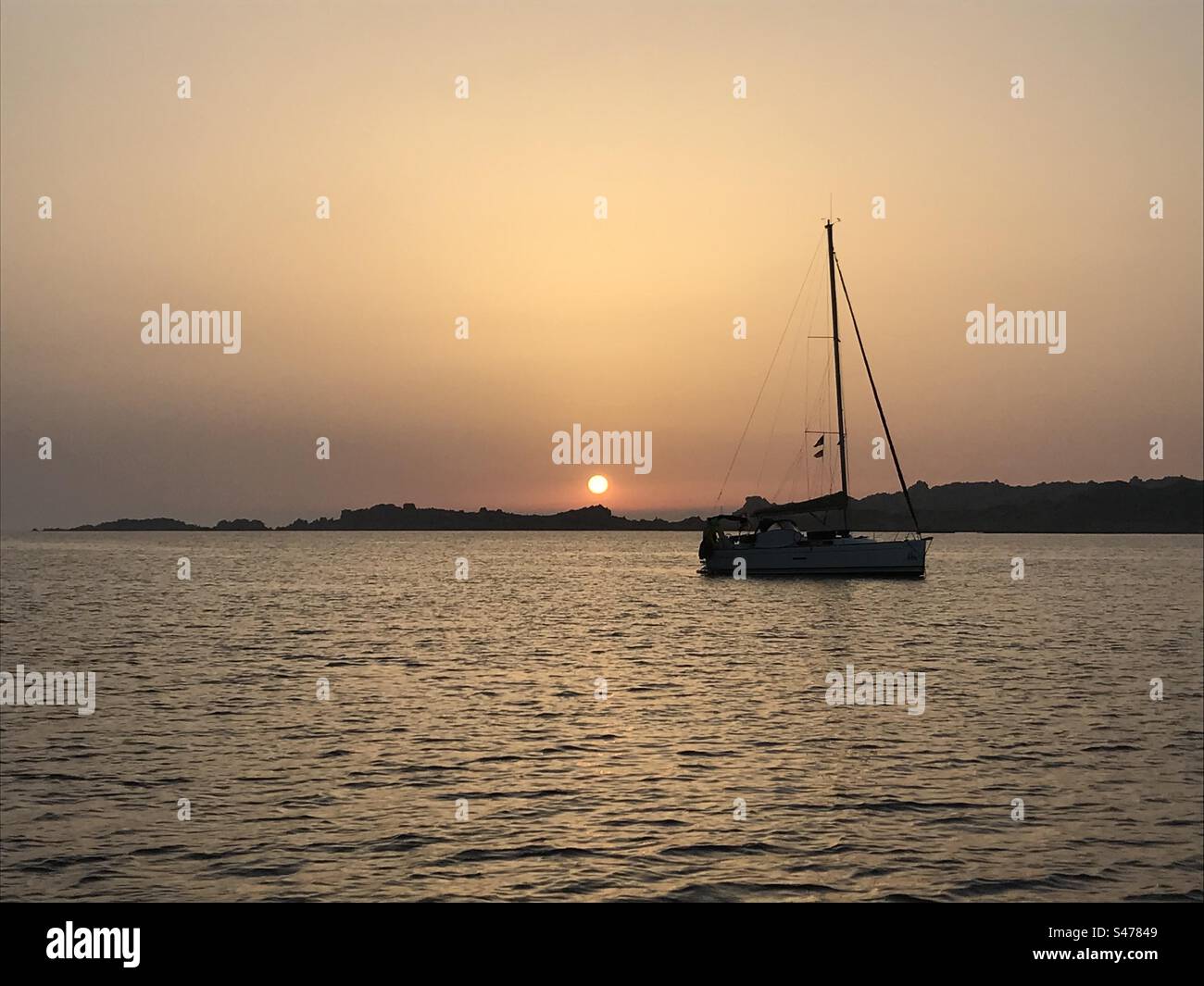 Navigazione nell'arcipelago della Maddalena, Sardegna - Immagine stock catturata con smartphone