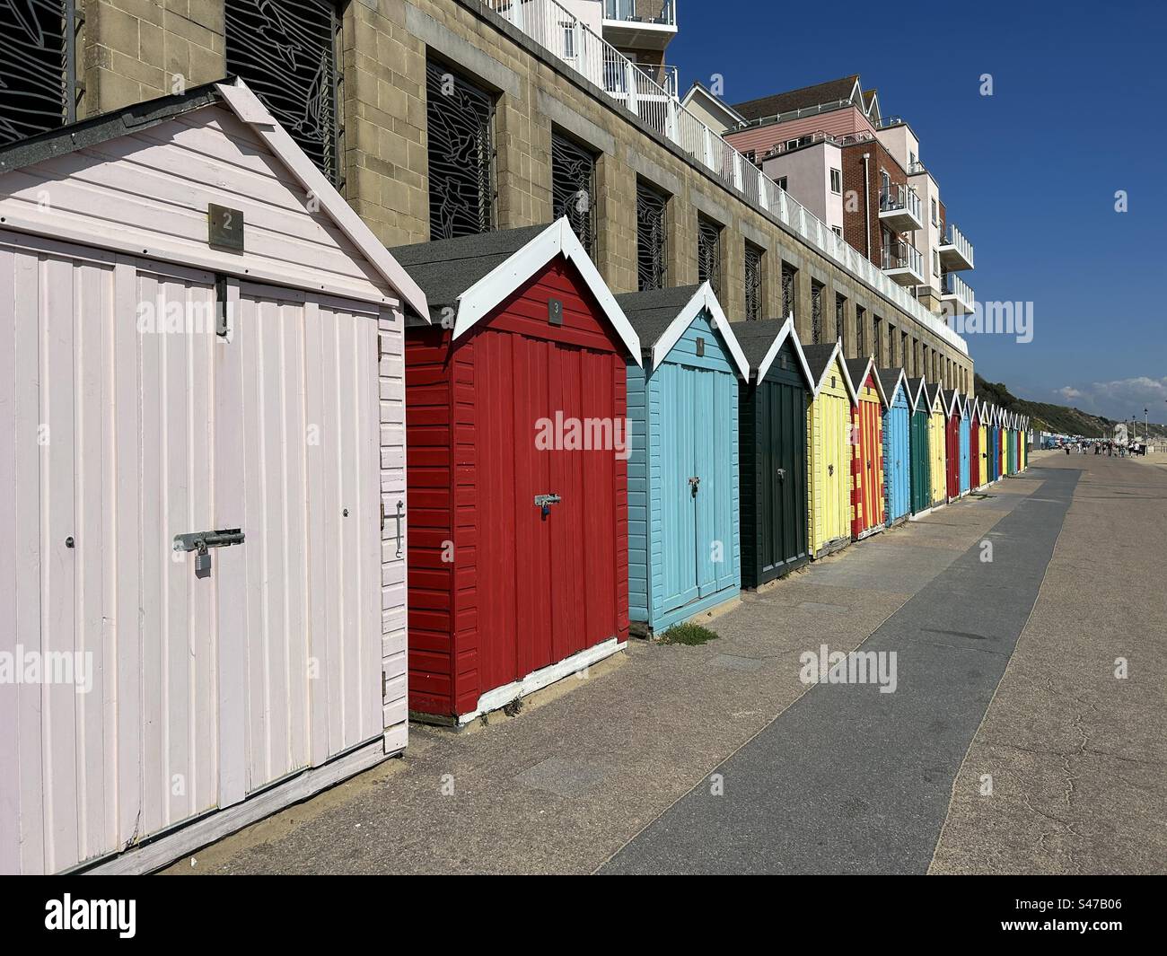 Bournemouth Beach. Beach Huts, Boscombe, Bournemouth, Inghilterra, costa meridionale. Foto Stock