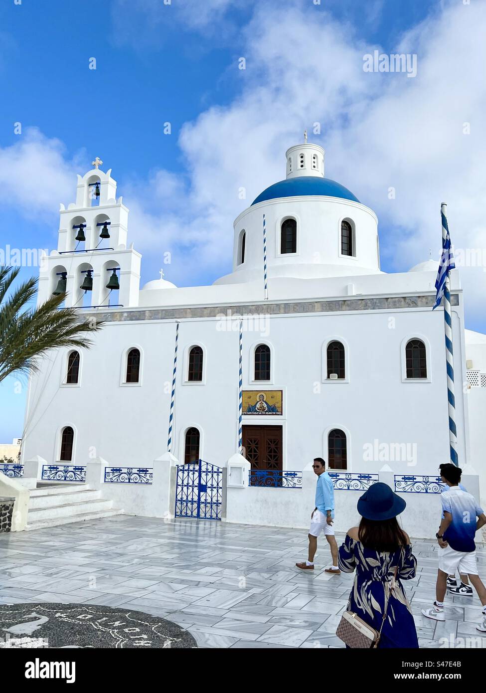 La Chiesa di Panagia Plastani a Oia, Santorini, è dedicata all'Inno permanente ad Akathistos Theotokos (madre di Dio). Foto Stock