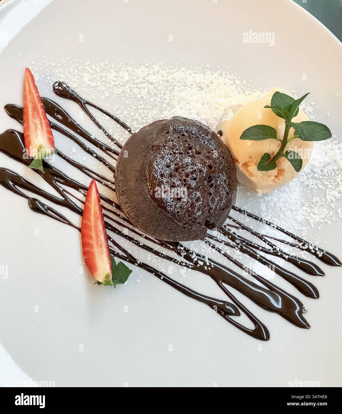 Dessert al budino di cioccolato - Immagine stock catturata con smartphone