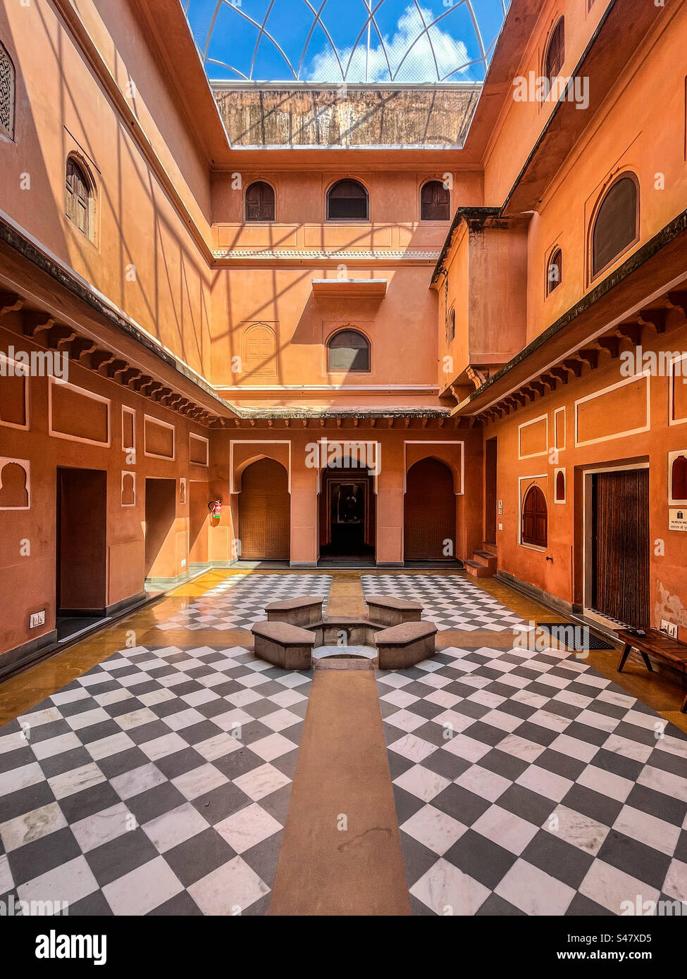 Haveli: Una casa tradizionale nella città rosa di Jaipur nel Rajasthan Foto Stock