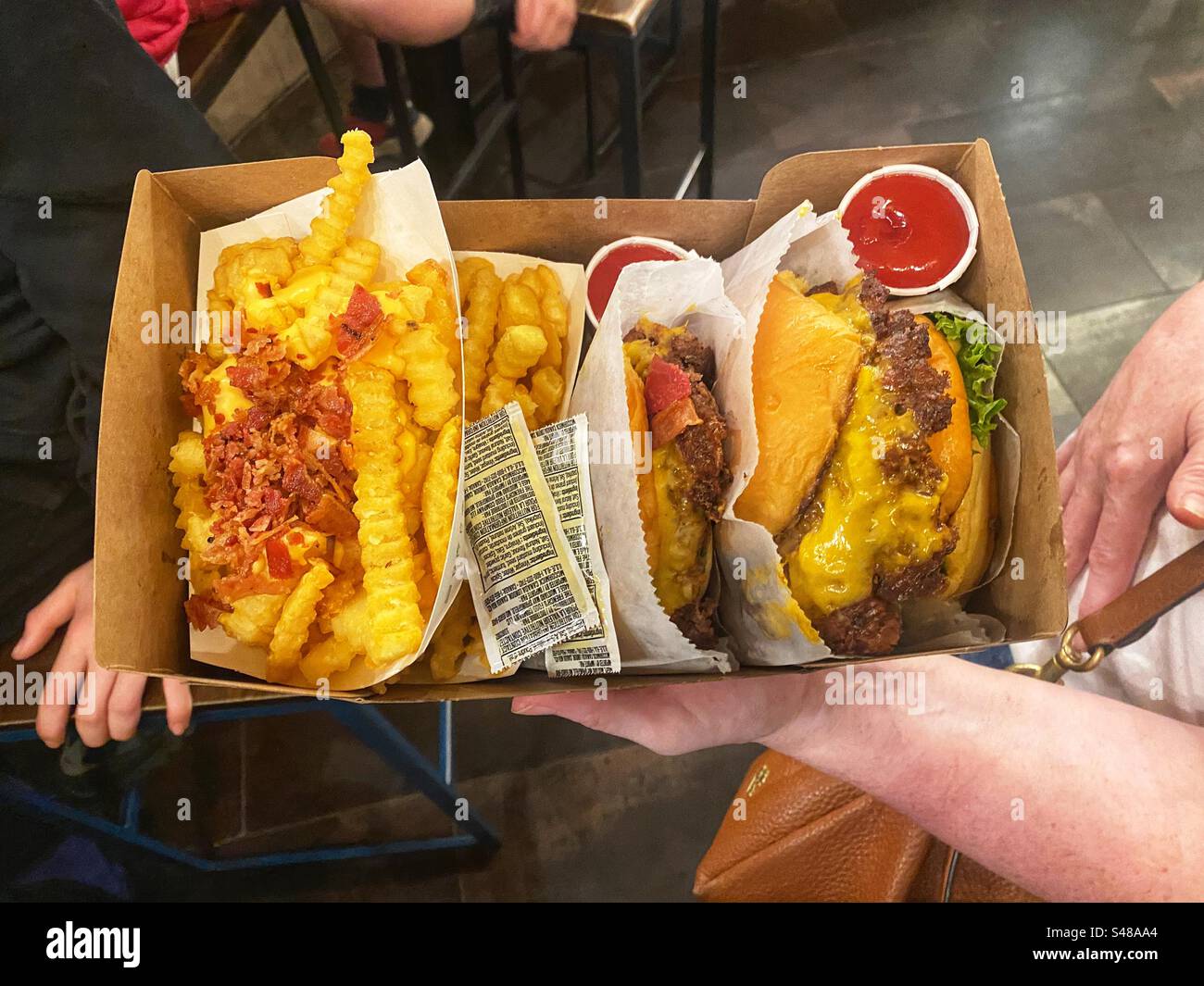 Shake Shack Meal, Grand Central Station, New York City, Stati Uniti d'America. Foto Stock