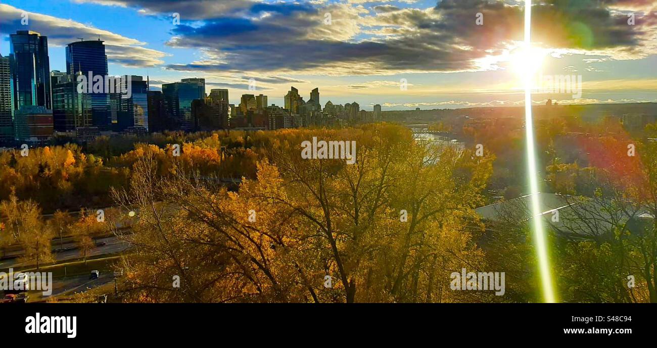 Centro di Calgary, Alberta, autunno, colori, autunno, stagioni - Immagine stock catturata con smartphone
