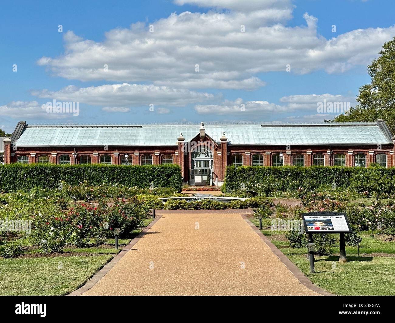 St Louis, Missouri, USA - agosto 2023: Missouri Botanical Garden's Linnean House. La più antica serra pubblica a ovest del fiume Mississippi. Costruito nel 1882. Foto Stock