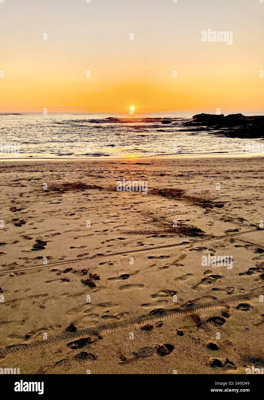 Tramonto sulla spiaggia di Pelada a Nosara, Guanacaste, Costa Rica. Foto Stock