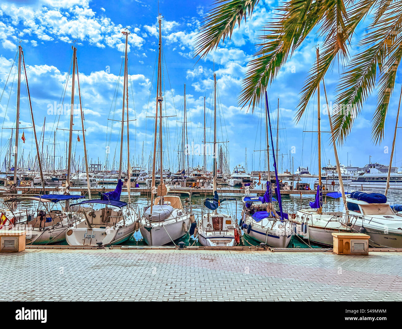 Yacht e barche a vela a Maiorca, Spagna - Immagine stock catturata con smartphone