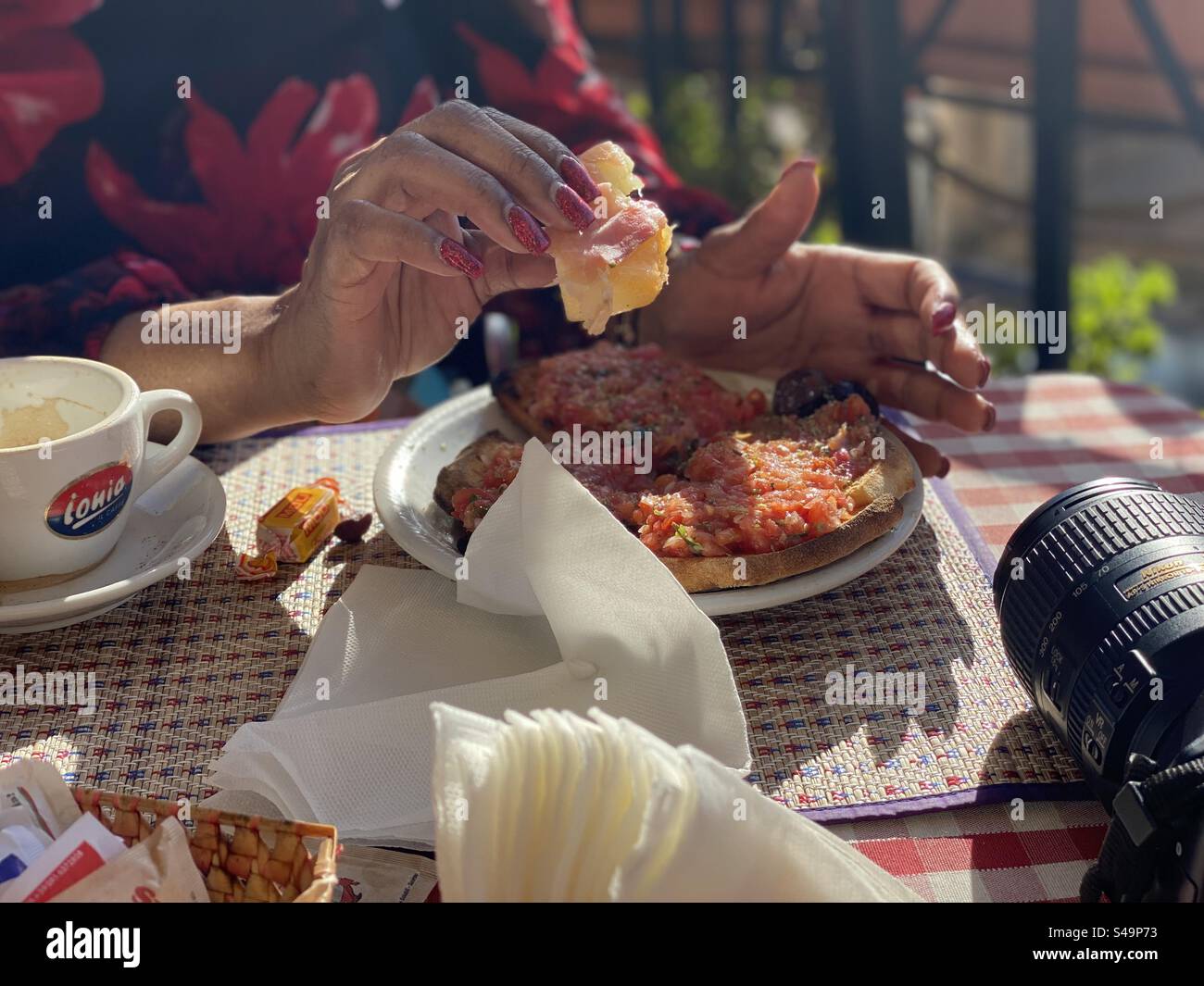 Viaggiatore italiano - Immagine stock catturata con smartphone