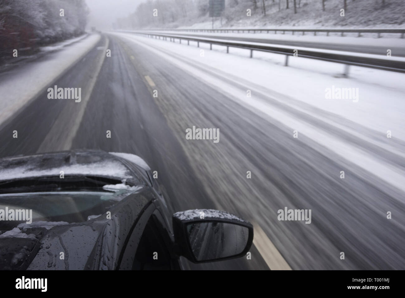 Stirling Scozia il 16 marzo 2019. In inverno le condizioni di guida su M90 Autostrada vicino a Stirling. Alan credito Oliver / Alamy Live News Foto Stock