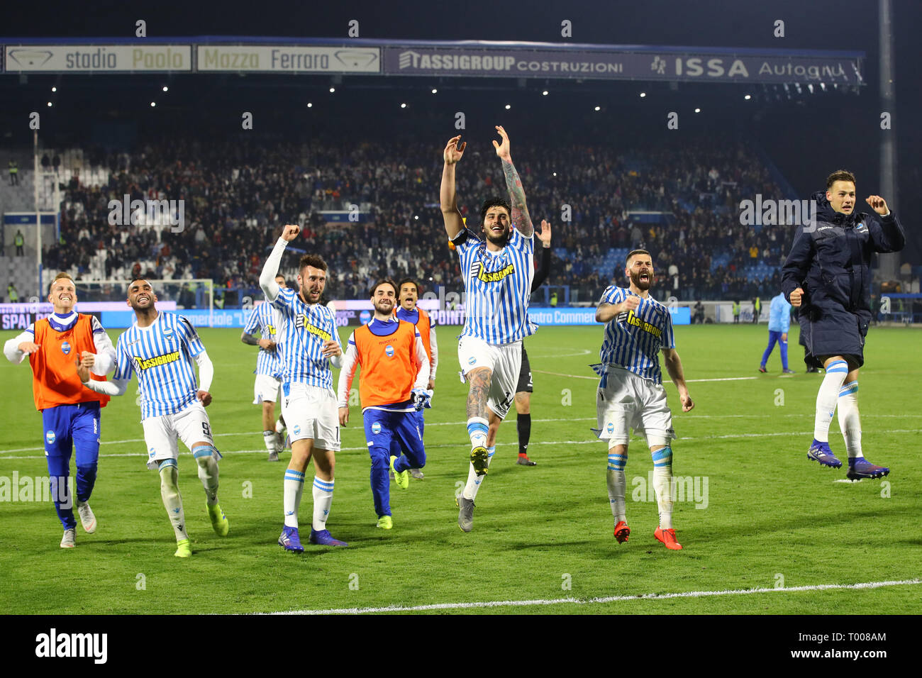 Roma, Italia. 16 marzo 2019. Foto LaPresse/Filippo Rubin 16/03/2019 Ferrara (Italia) Sport Calcio Spal - Roma - Campionato di calcio di Serie A 2018/2019 - Stadio "Paolo Mazza" nella foto: LA SPAL ESULTA Foto LaPresse/Filippo Rubin 16 marzo 2019 Ferrara (Italia) Sport Soccer Spal vs Roma - Italian Football Championship League A 2018/2019 - "Paolo Mazza" Stadium nel pic: SPAL celebrare Credito: LaPresse/Alamy Live News Foto Stock