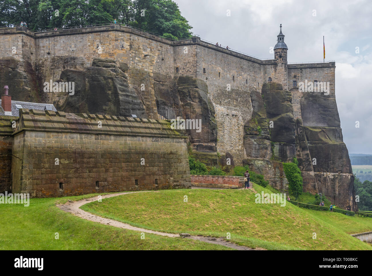 Koenigstein Fortezza, Germania - in piedi su una collina sopra il fiume Elba, la fortezza di Koenigstein è un meraviglioso esempio di tedesco architettura medievale Foto Stock