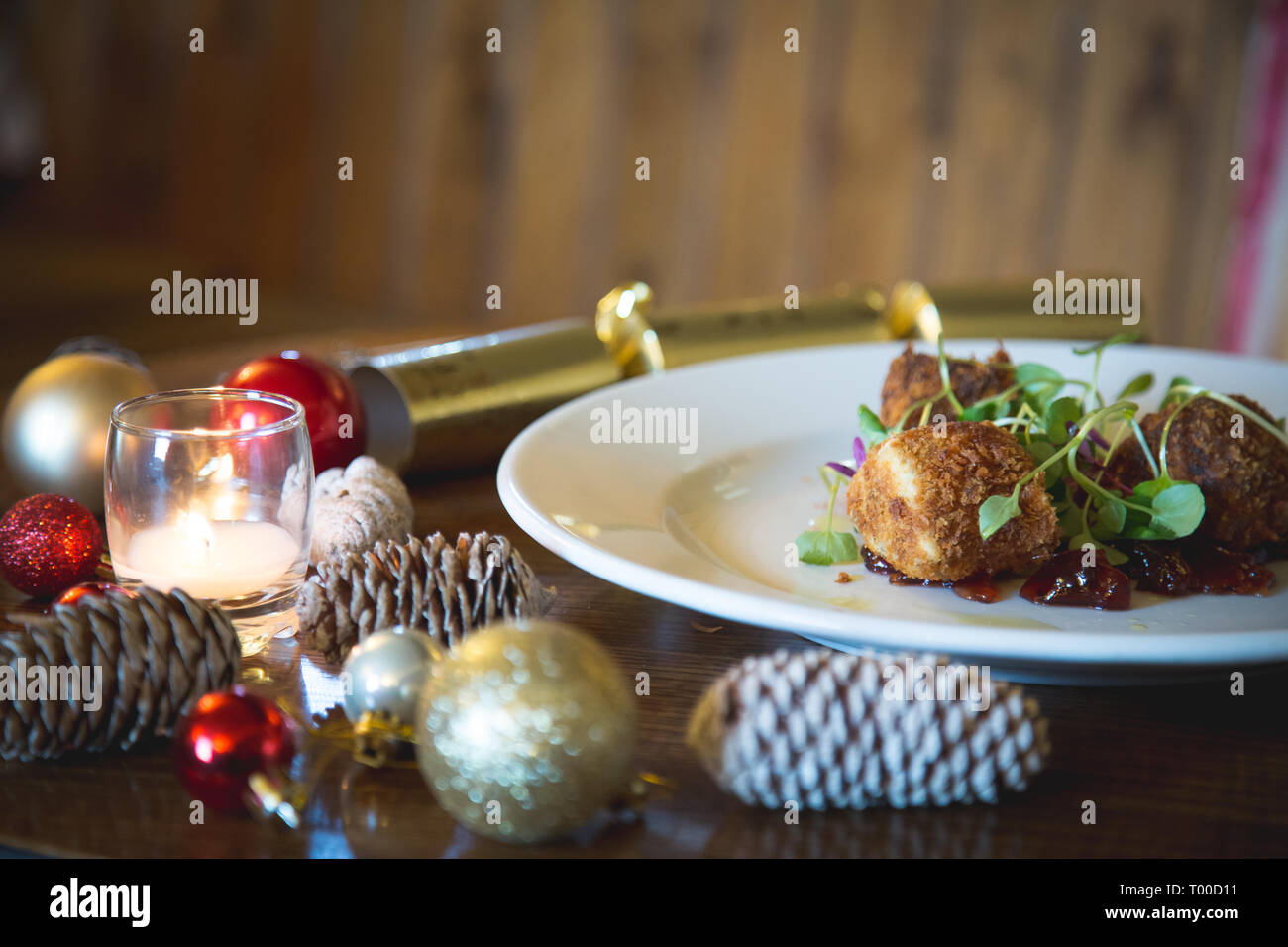 Motorino di avviamento di natale con decorazioni Foto Stock