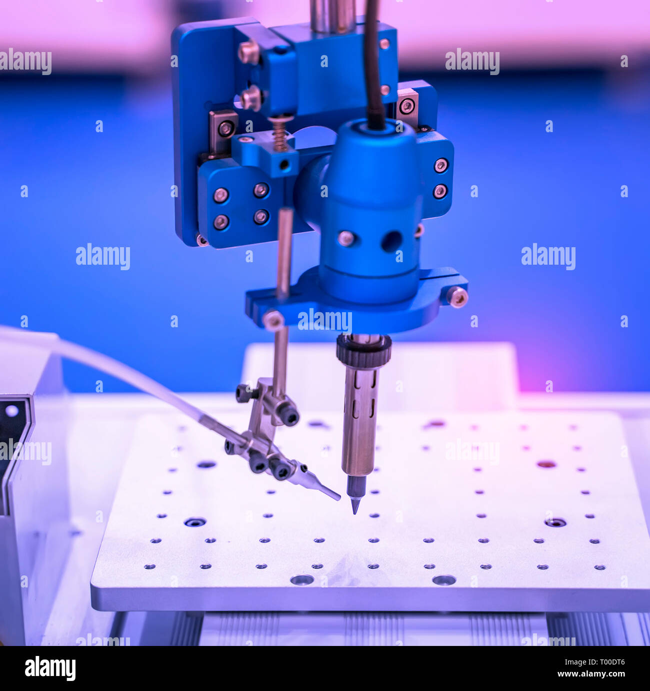 La saldatura di stampati e di montaggio del circuito elettrico di bordo ( ) per circuito stampato in fabbrica Foto Stock