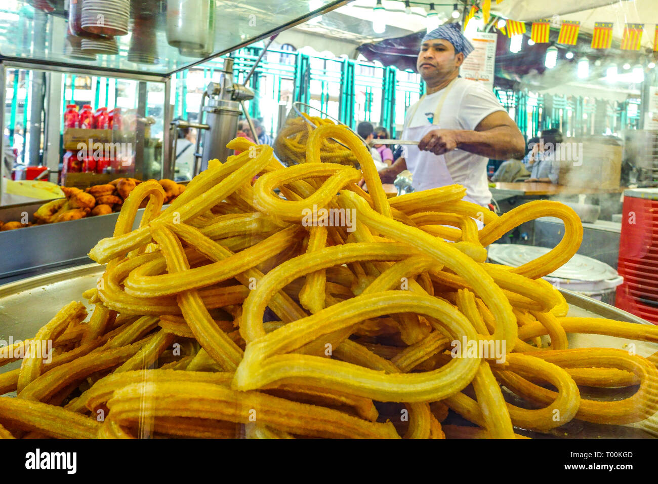 Valencia churros, dolci, caramelle vendute nel corso del festival Las Fallas, Spagna Foto Stock