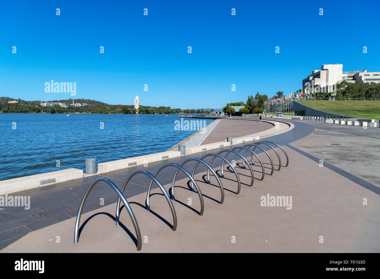 Le rive del Lago Burley Griffin nel triangolo parlamentare, Canberra, Australian Capital Territory, Australia Foto Stock