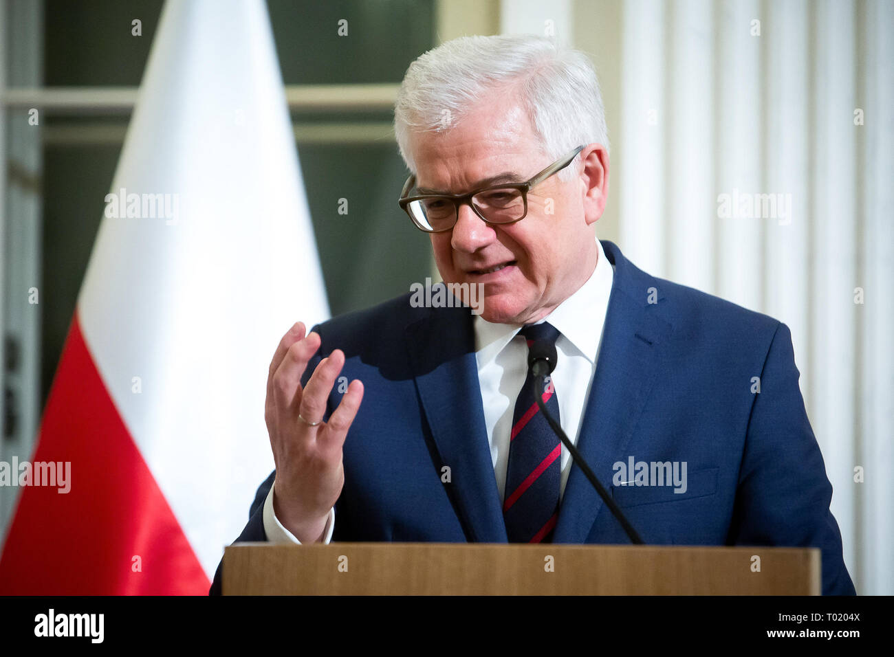 Ministro degli affari esteri polacco Jacek Czaputowicz durante una conferenza stampa congiunta con il Segretario di Stato americano al Parco Lazienki a Varsavia in Polonia il 12 febbraio 2019 Foto Stock