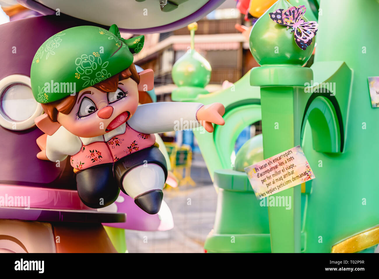 Valencia, Spagna. 16 marzo 2019. Dettaglio di alcuni Fallas giorno monumenti, visualizzati pubblicamente nelle piazze dei Quartieri di essere ammirato dai turisti. Credito: Joaquin Corbalan pastore/Alamy Live News Foto Stock