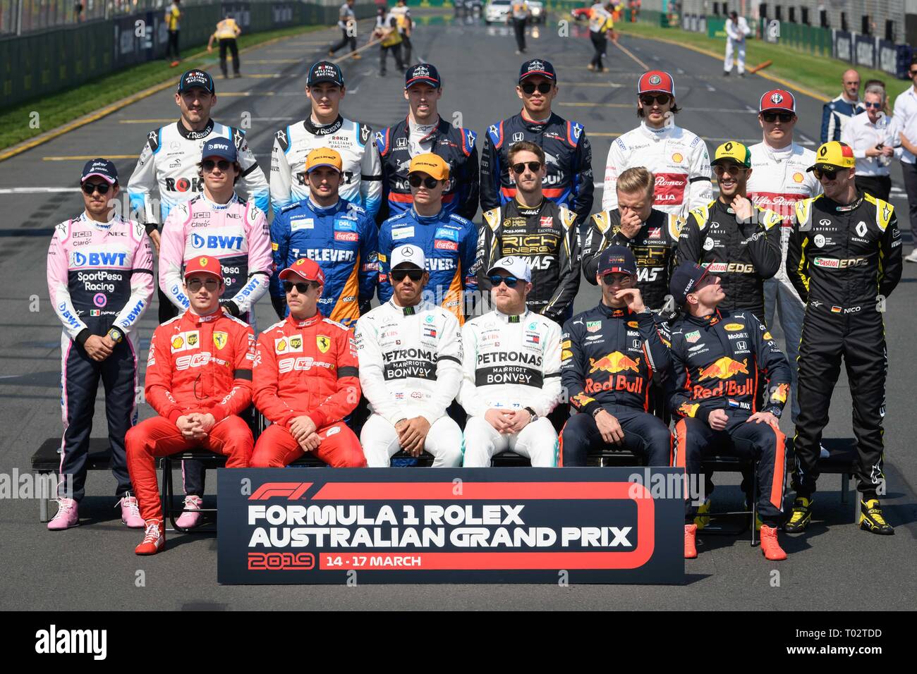 Albert Park di Melbourne, Australia. Xvii Mar, 2019. Posa dei driver per lo start della stagione di fotografia di gruppo sul rettilineo principale al 2019 Australian Formula One Grand Prix all'Albert Park di Melbourne, Australia. Sydney bassa/Cal Sport Media/Alamy Live News Foto Stock