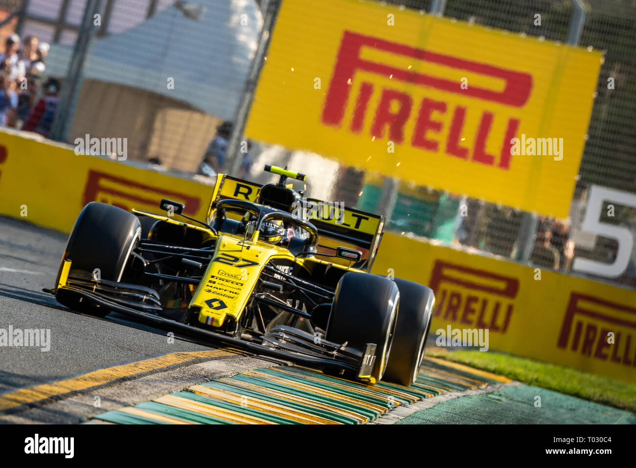 Melbourne, Australia. Il 17 marzo 2019. Nicolas Hulkenberg 27 guida per il Team Renault F1 durante il periodo della Formula 1 Rolex Australian Grand Prix 2019 all'Albert Park Lake, Australia il 17 marzo 2019. Credito: Dave Hewison sport/Alamy Live News Foto Stock
