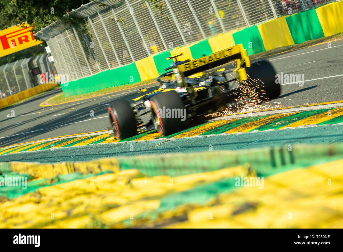 Melbourne, Australia. Il 17 marzo 2019. Daniel Ricciardo 3 guida per il Team Renault F1 durante il periodo della Formula 1 Rolex Australian Grand Prix 2019 all'Albert Park Lake, Australia il 17 marzo 2019. Credito: Dave Hewison sport/Alamy Live News Foto Stock