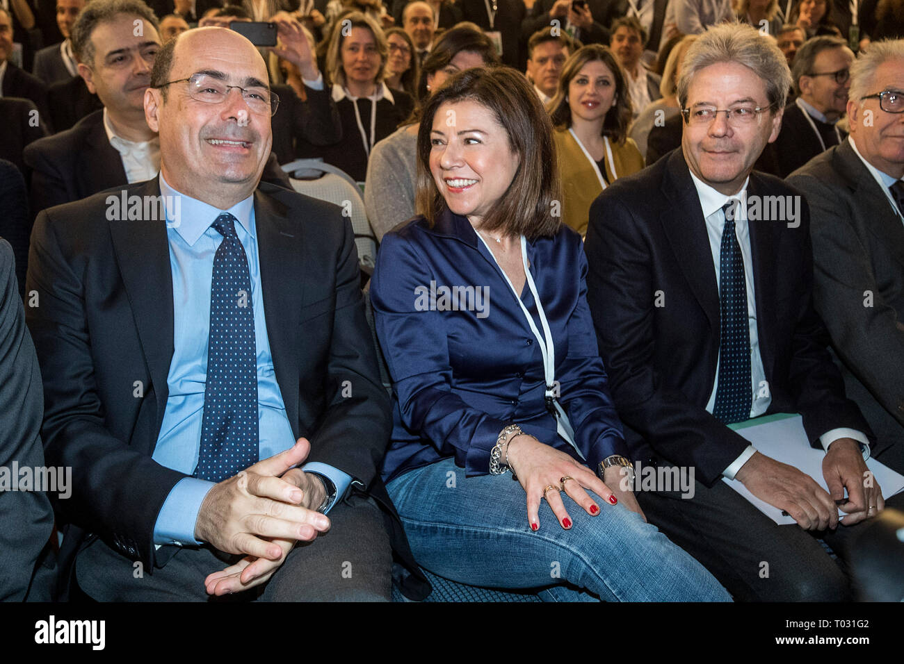 Foto di Roberto Monaldo / LaPresse 17-03-2019 Roma Italiano Assemblea nazionale del Partito Democratico Nella foto Nicola Zingaretti, Paola De Micheli, Paolo Gentiloni Photo Roberto Monaldo / LaPresse 17-03-2019 Roma (Italia) Assemblea nazionale del partito democratico nel pic Nicola Zingaretti, Paola De Micheli, Paolo Gentiloni Foto Stock