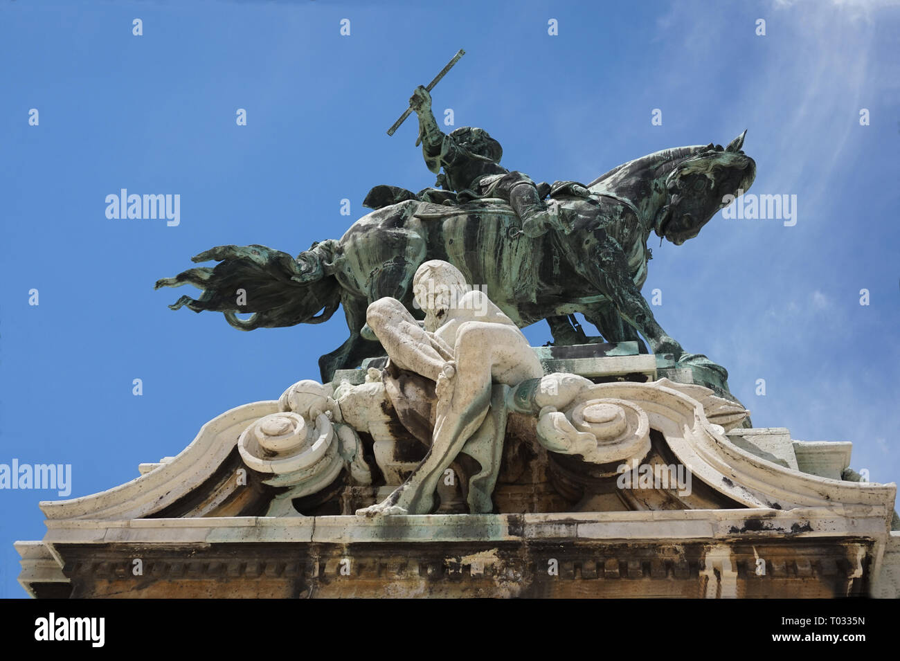 Statua del Principe Eugenio di Savoia e prigioniero turco al di fuori del palazzo reale del Castello di Buda Budapest, Ungheria Foto Stock