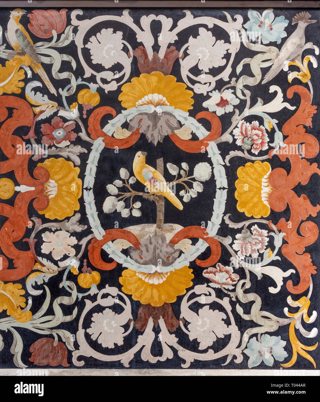 MODENA, Italia - 14 Aprile 2018: il dettaglio della pietra mosaico floreale (pietra dura) nella chiesa Abbazia di San Pietro di Felice Giannelli (1680 -1690). Foto Stock