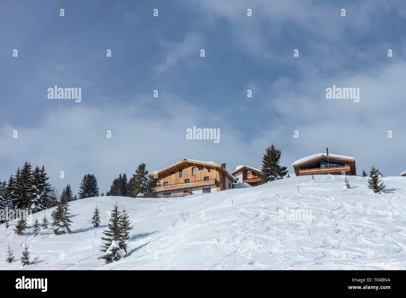 Inverno di lusso chalet di legno Austria ski resort Foto Stock