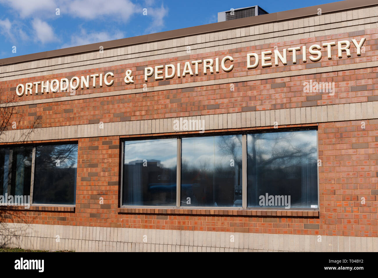 Ortodonzia e odontoiatria pediatrica ufficio II esterna Foto Stock