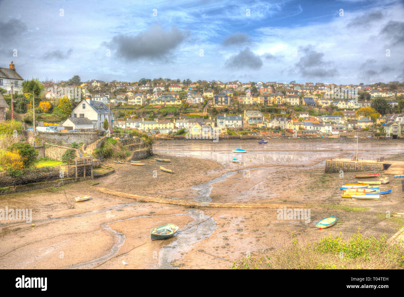 Newton Ferrers Devon a sud est di Plymouth visto dal Noss Mayo in colorate HDR Foto Stock