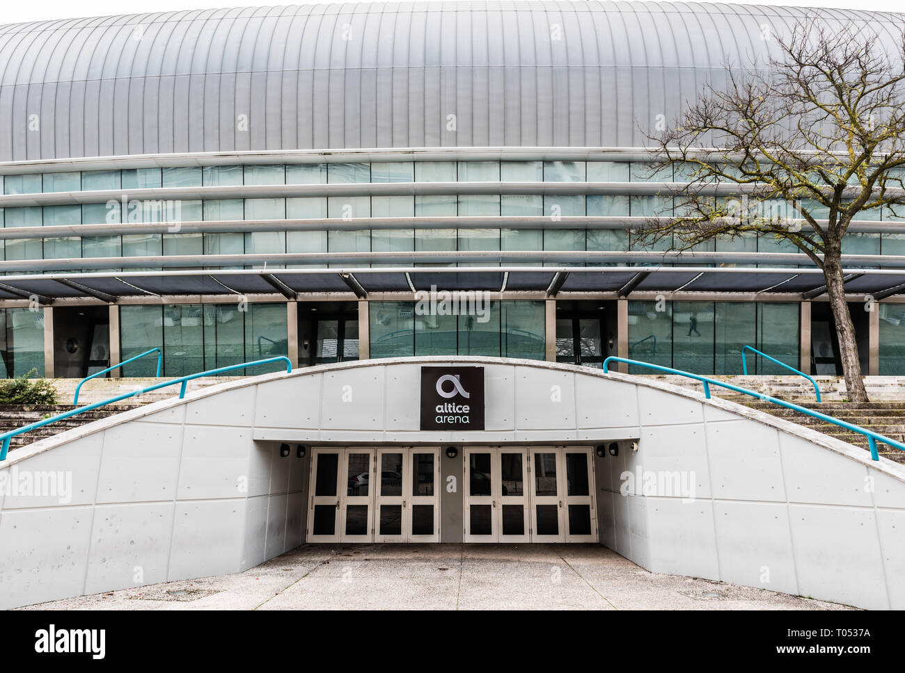 Lisbona / Portogallo - 28 12 2018: l'ingresso del Altice Arena sul sito del World Expo 98 Foto Stock