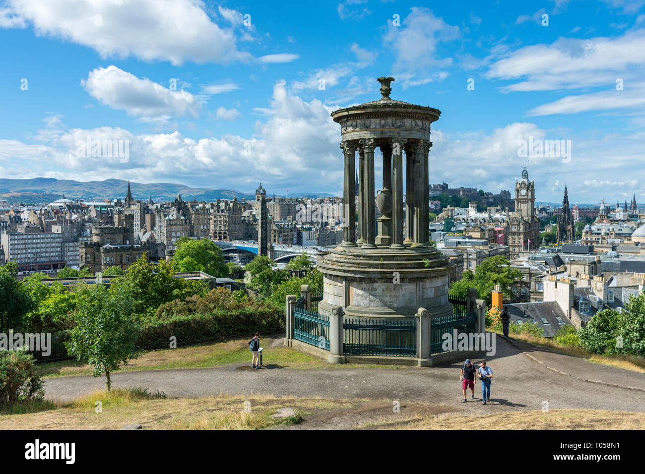 Edimburgo dal Dugald Stewart monumento (William Henry Playfair 1831). Calton Hill, Edimburgo, Scozia, Regno Unito Foto Stock